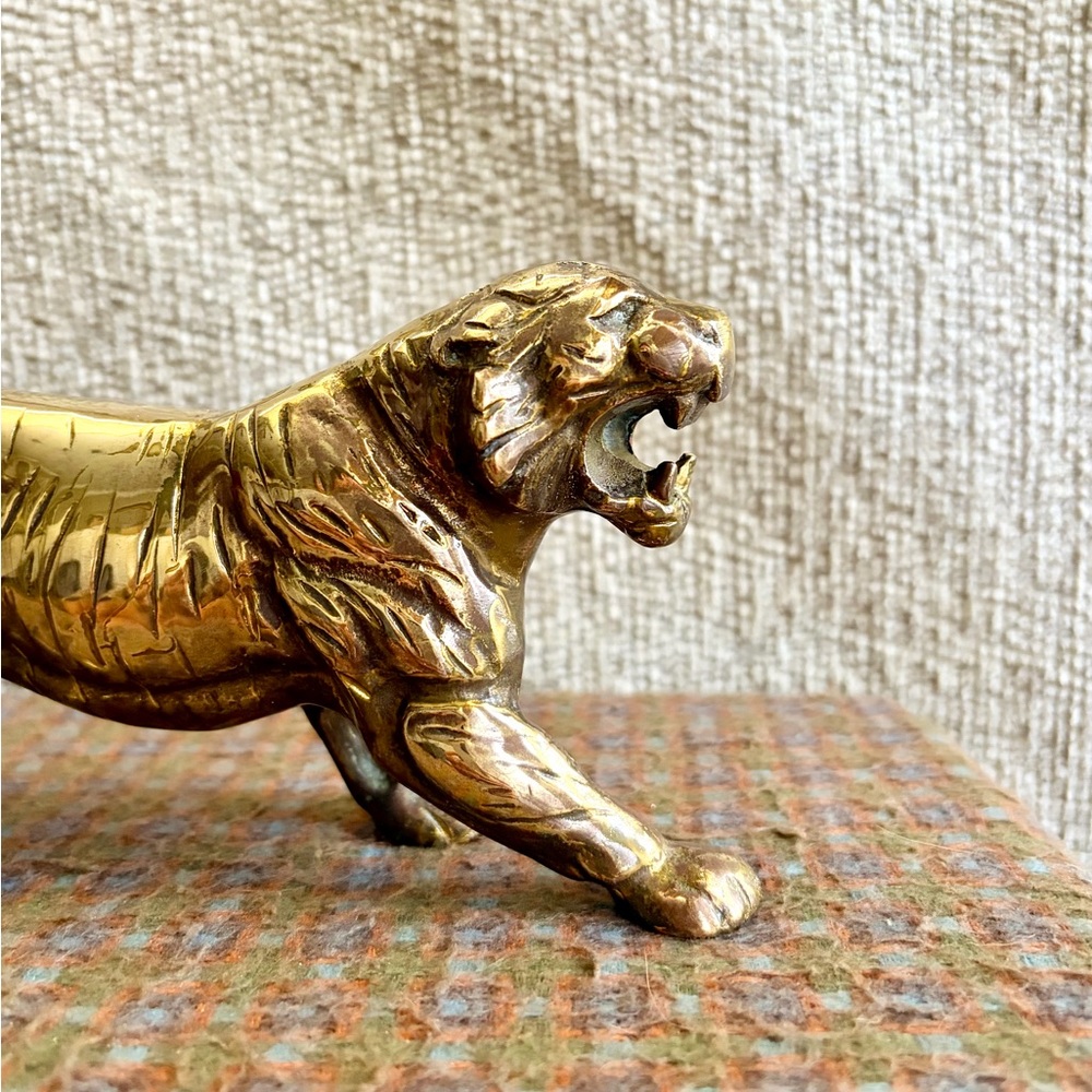 ❌SOLD❌ Vintage 1970s Solid Brass Prowling Tiger Figurine, EXCELLENT Condition! - Picture 4 of 11